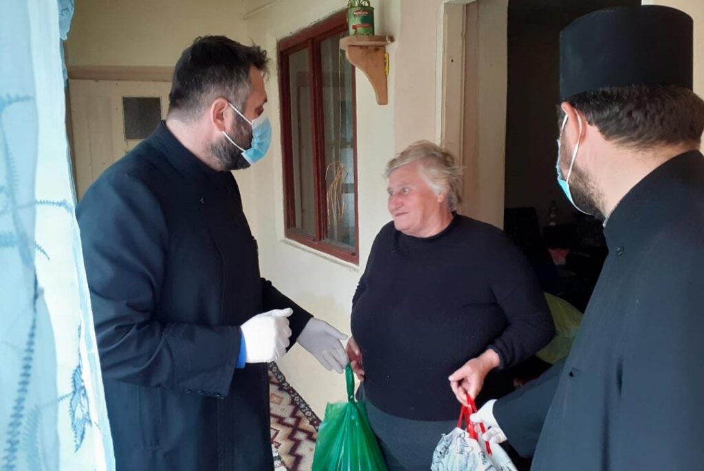 Hrană și alimente pentru credincioşii doljeni din Băileşti