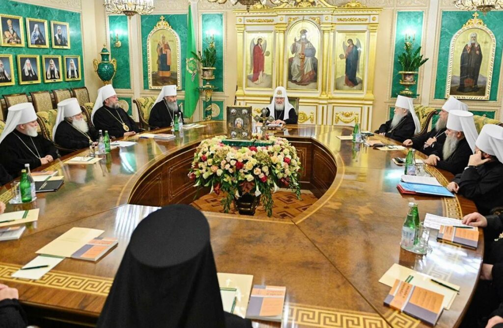 Η Ιερά Σύνοδος θα λάβει αποφάσεις για τον COVID-19