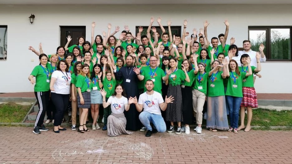 Voluntarii ATOR Banatul de Munte fac cumpărăturile pentru vârstnicii din Reșița