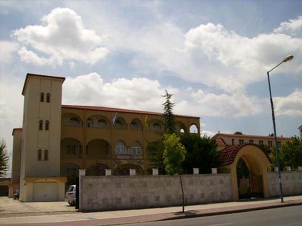 Κάθε απόγευμα θα χτυπούν οι καμπάνες στη Λάρισα