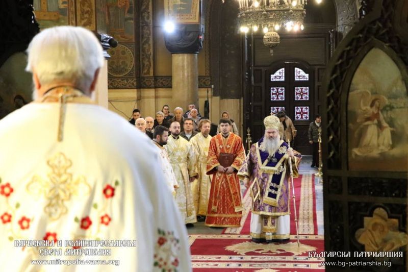 Архиерейска Василиева света Литургия в първата неделя на Великия пост – Православна