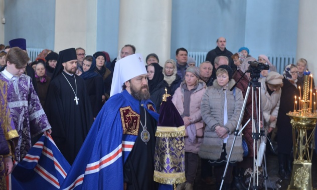 Μητρ. Ιλαρίων: Δεν αμφισβητούμε τα Άχραντα Μυστήρια