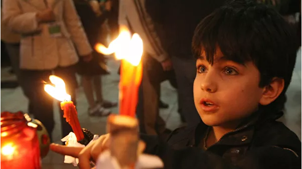 Фонд: возможны разные сценарии принесения Благодатного огня в Россию