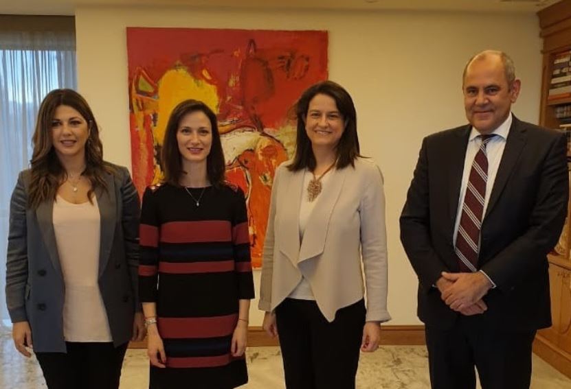 Με την Ευρωπαία Επίτροπο Mariya Gabriel συναντήθηκε η ηγεσία του υπ. Παιδείας