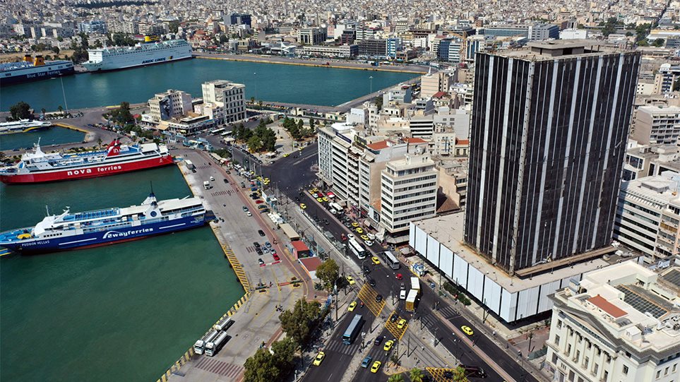 Η Παναγία “Ρόδον το Αμάραντον” παρηγορεί τους Πειραιώτες