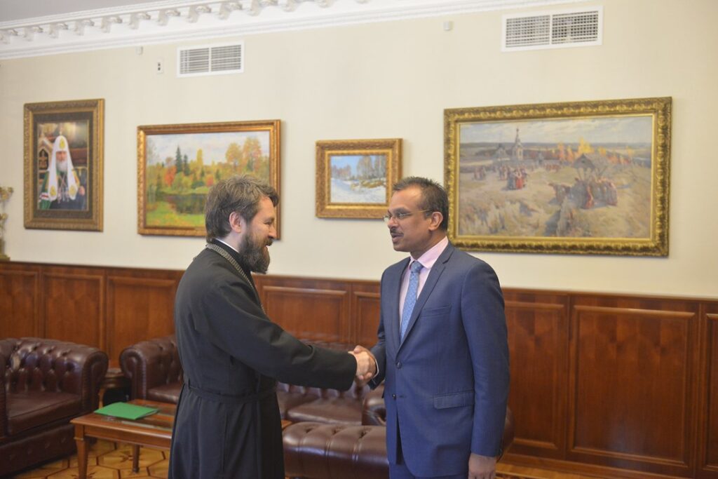 Ο COVID-19 στο επίκεντρο συνάντησης στη Μόσχα