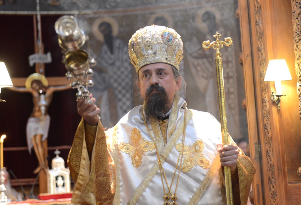 “Να αντιμετωπίσουμε το πρόβλημα με πίστη στο Θεό”