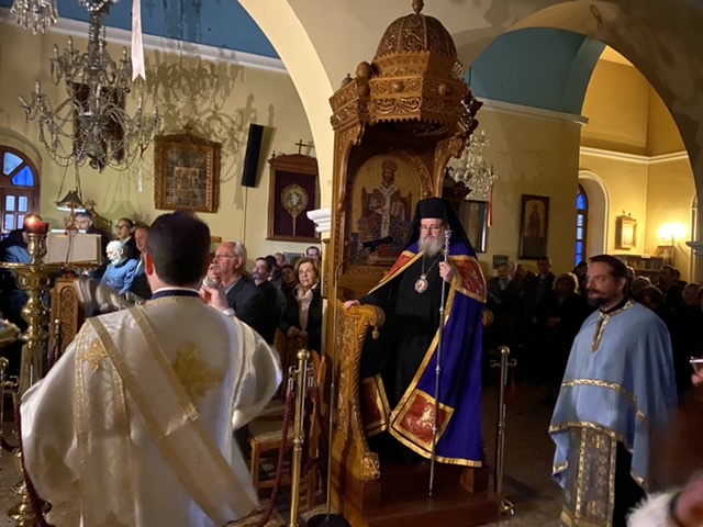 Ευσεβείς πιστοί κατέκλεισαν τον Ι.Ν. Αγίου Παντελεήμονος Αμπεριάς