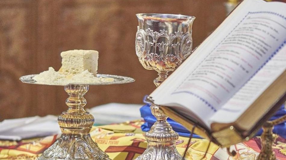 ΜΟΛΔΑΒΙΑ: Αντιδράσεις για την αναστολή των Ι. Ακολουθιών