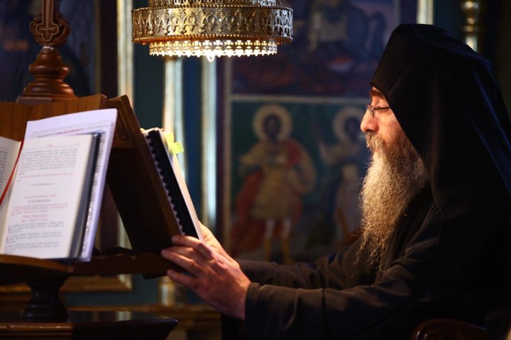 ΠΑΡΑΚΟΛΟΥΘΗΣΤΕ: Το Ιερό Ευχέλαιο και την Ακολουθία του Μυστικού Δείπνου από το Βατοπαιδινό Μετόχι του Αγίου Νικολάου στο Πόρτο Λάγος