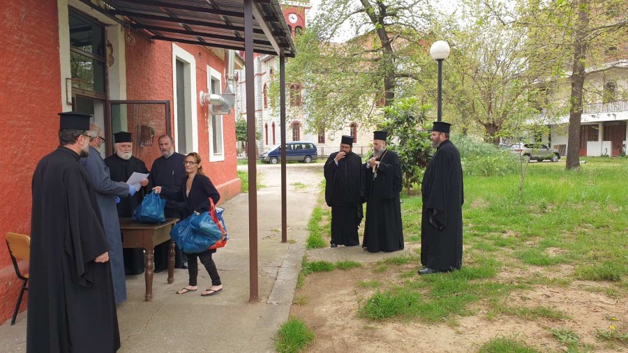 Μοιράστηκαν δέματα αγάπης στην Ι.Μ. Θεσσαλιώτιδος