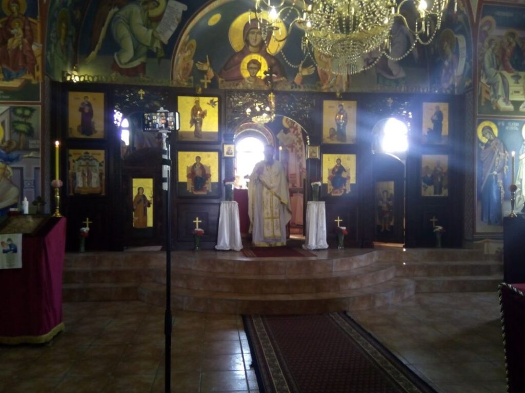 Света Евхаристија у цркви Воздвижења Часног Крста на Новом гробљу у Нишу на Побусани понедељак