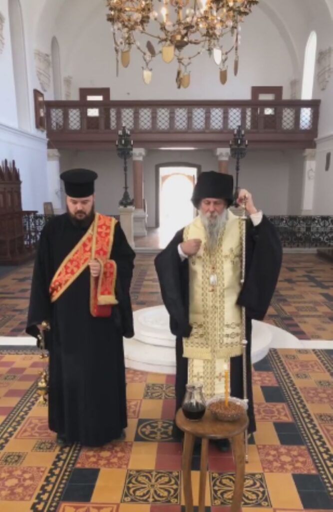 Епископ Јован служио помен новопрестављеним свештеницима
