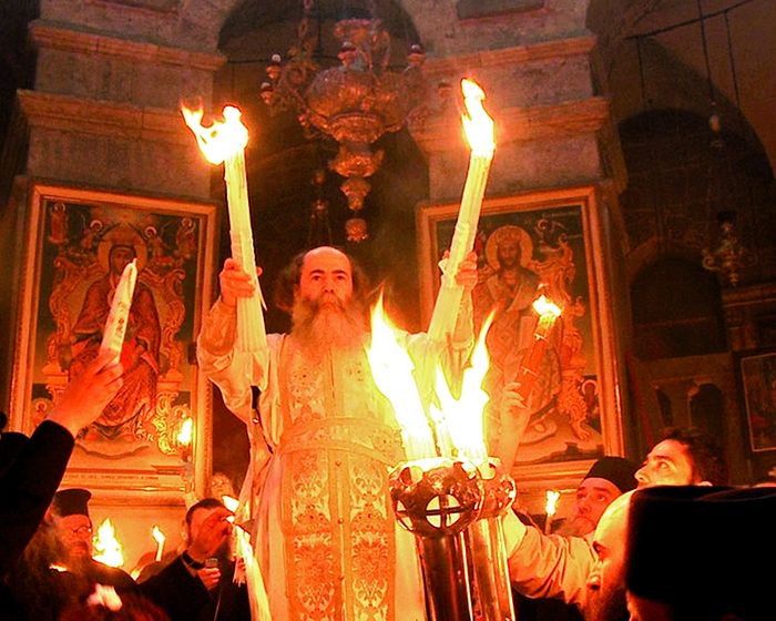 Чин добијања Благодатног огња ове године без верника