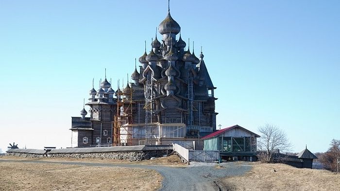 Завршена обнова цркве брвнаре с 22 куполе на острву Кижи