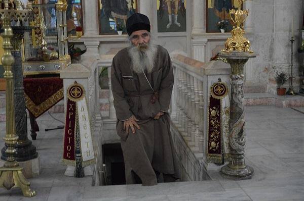 ΑΓΙΟΙ ΤΟΠΟΙ “Θα πεθάνω αλλά δε θα εγκαταλείψω”-Μαρτυρία μοναχού για το φρέαρ της οργής