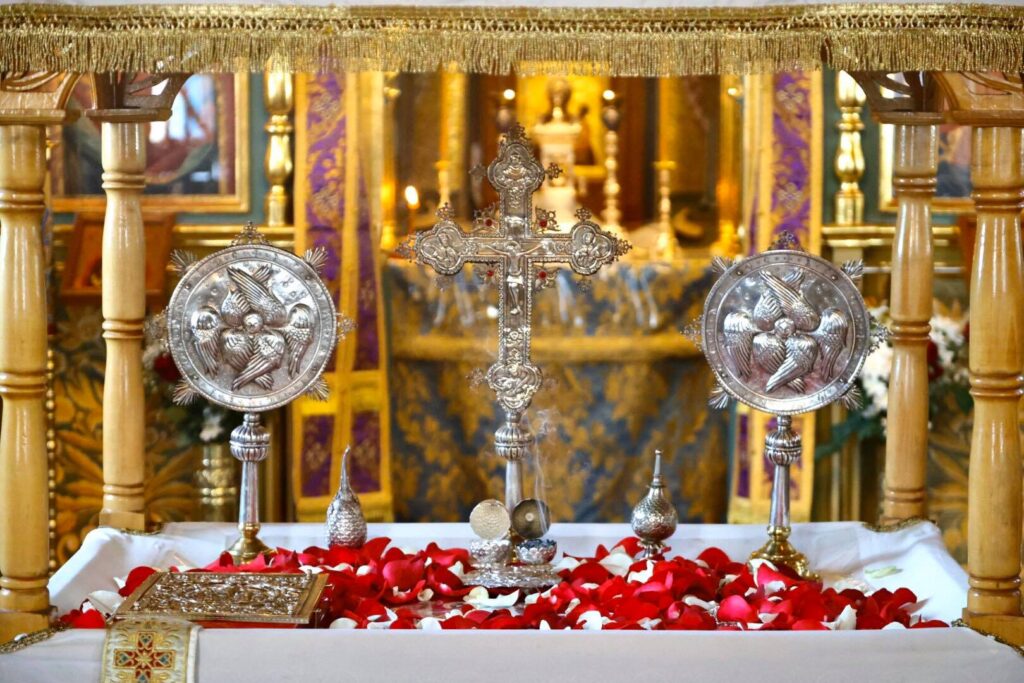 ΔΕΙΤΕ-Εσπερινός και Θ. Λειτουργία του Μεγ. Βασιλείου από το Βατοπαιδινό Μετόχι στο Πόρτο Λάγος