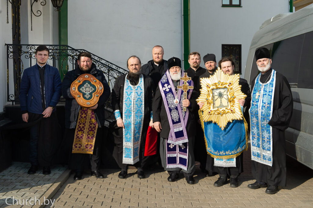 Митрополит Павел совершил объезд границ Минска со святынями Белорусской Православной Церкви