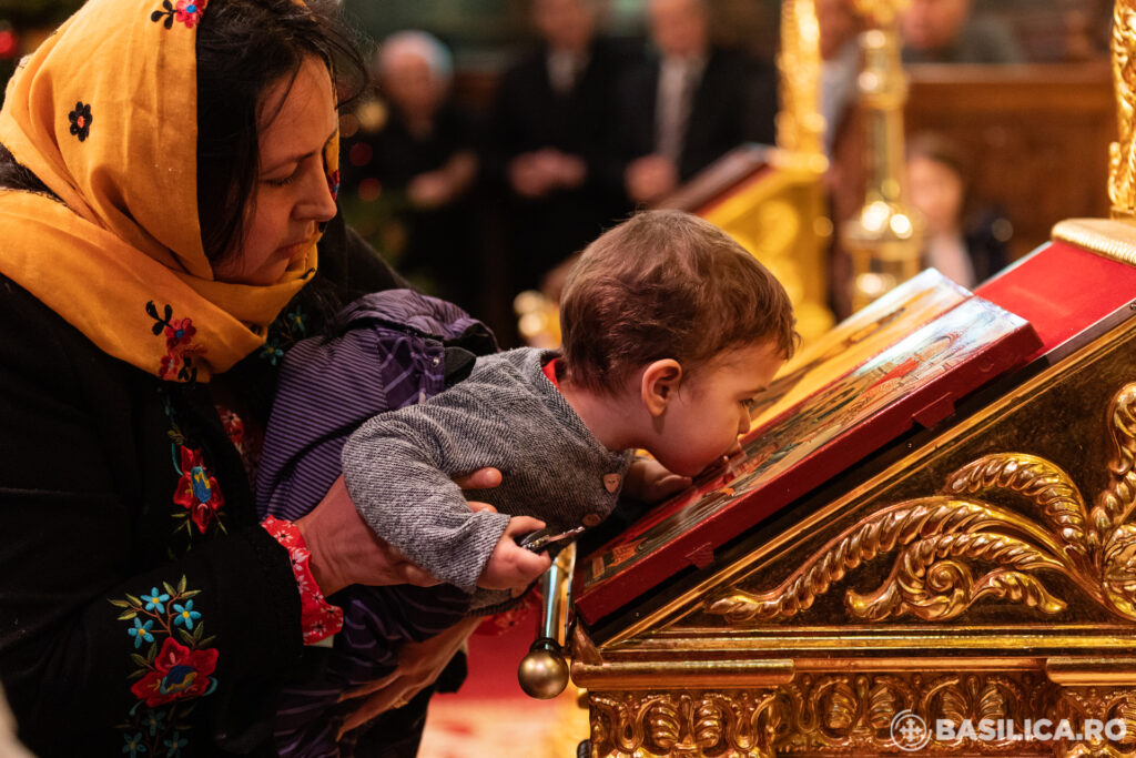 Mesajul Patriarhului la Duminica Mironosițelor: Femeile creștine, modele de credință și curaj în vreme de încercare