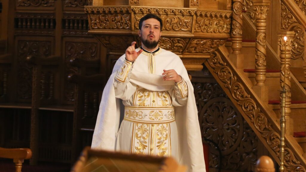 Învierea a doua la Buzău: Evanghelia în 9 limbi, dar și în limbaj mimico-gestual