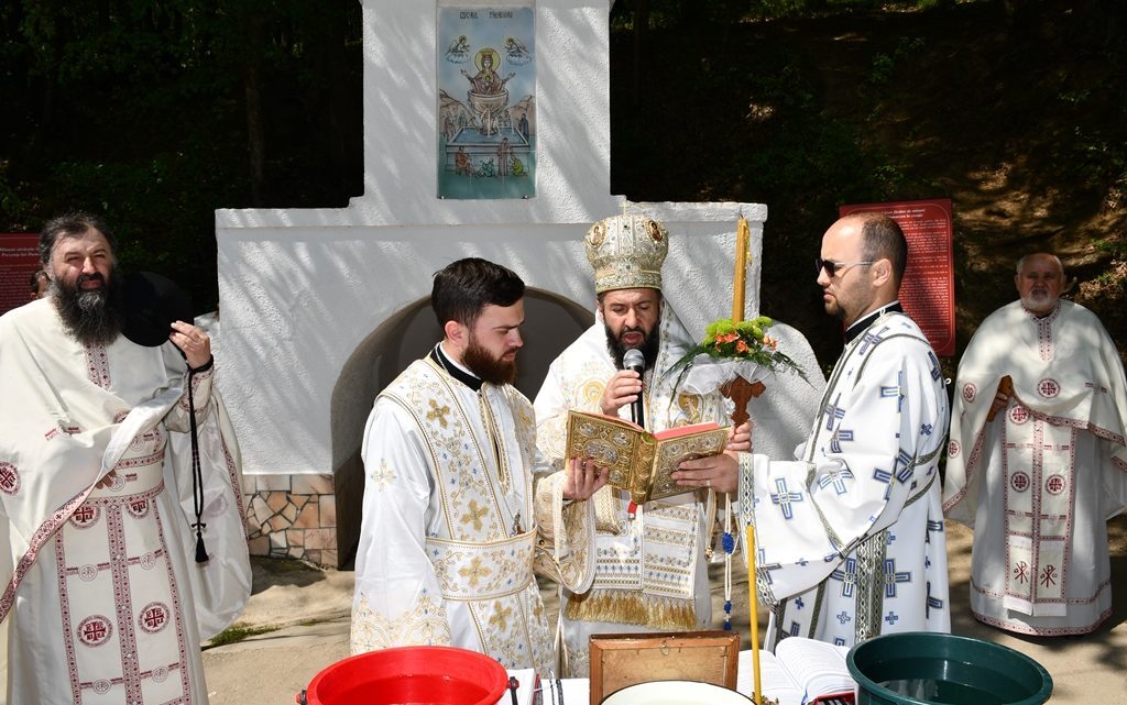 Hram la Mănăstirea Vasiova