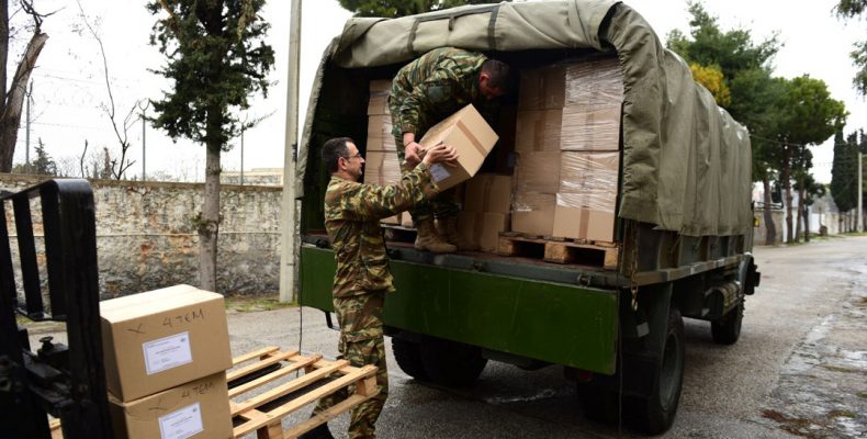 Στη μάχη κατά του κορωνοϊού τα στρατιωτικά εργοστάσια