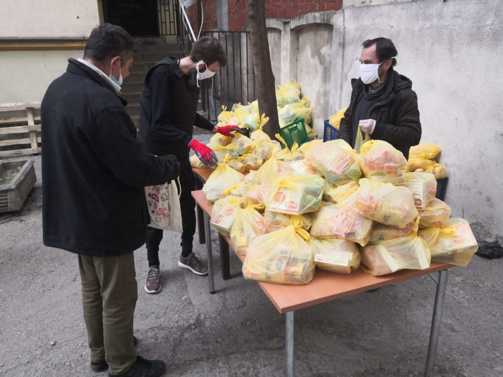 Подела намирница у Великој и Страсној седмици