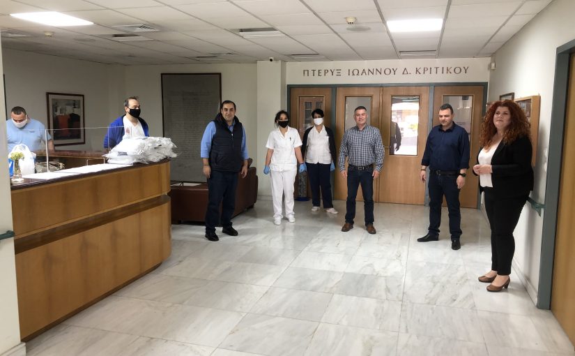 Δωρεά στο Γηροκομείο Πειραιώς από τον Κ. Κατσαφάδο