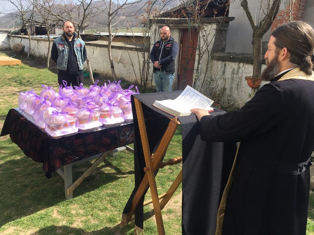 Mâinile bucuriei” pentru bătrânii din Reșița