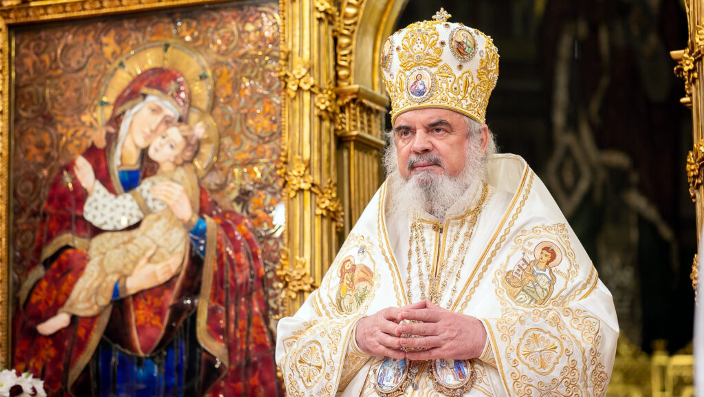 Patriarhul în Pastorala de Paşti: Când vedem atât de multe semne ale bolii şi morţii, toţi trebuie să ne rugăm