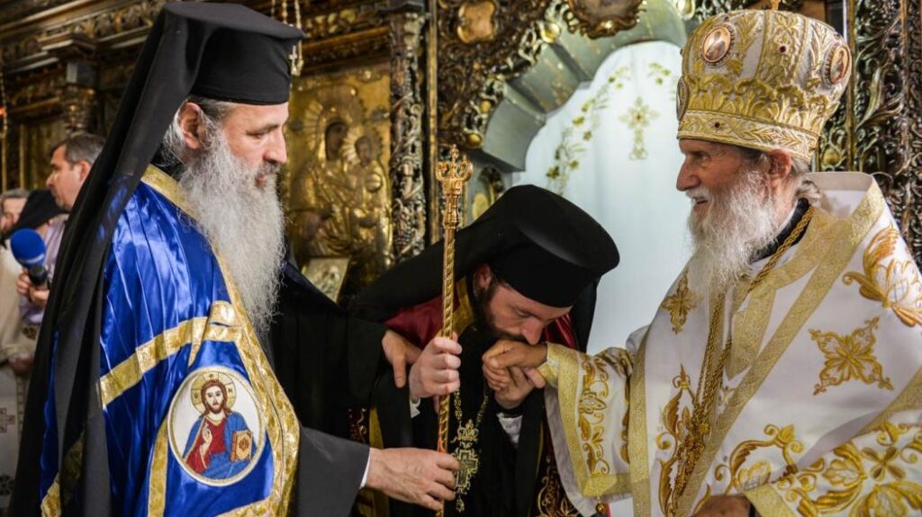 Suceava | Episcopul vicar, îndemn la rugăciune pentru IPS Pimen: Avem această datorie de suflet