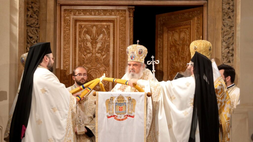 Patriarch Daniel at Easter Vigil: The crucified and risen Christ is the Healer and Liberator of humankind