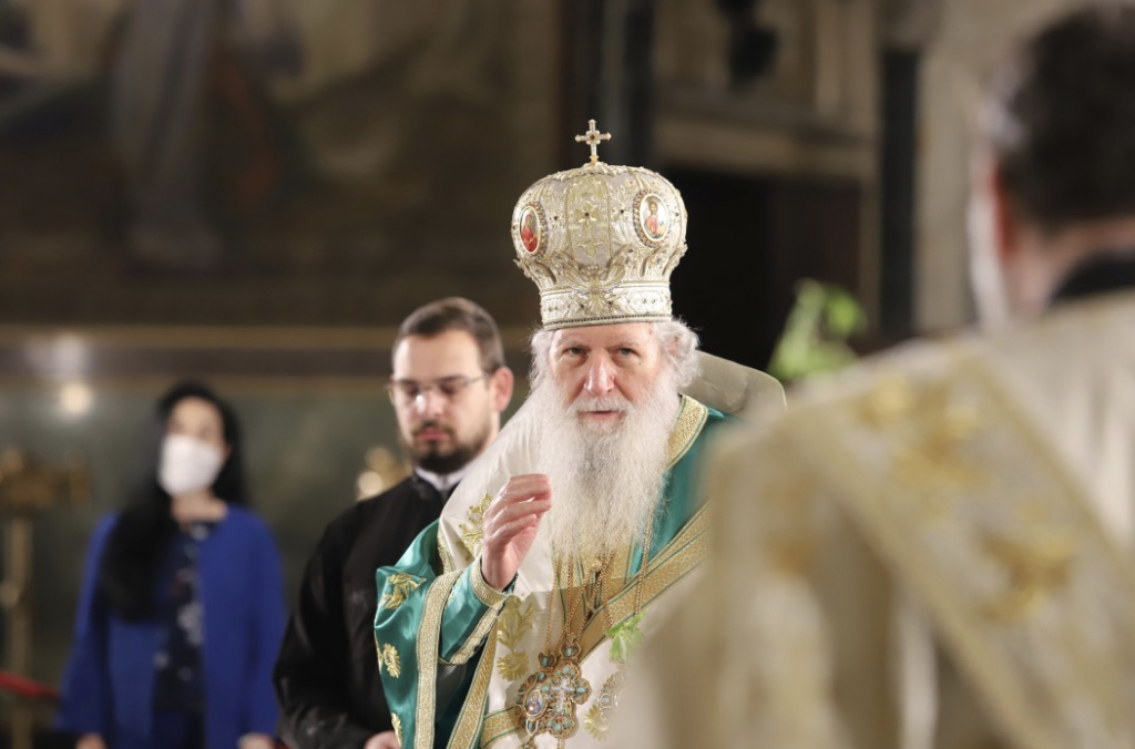 Патриарх Неофит: В день Воскресения мы молимся за врачей