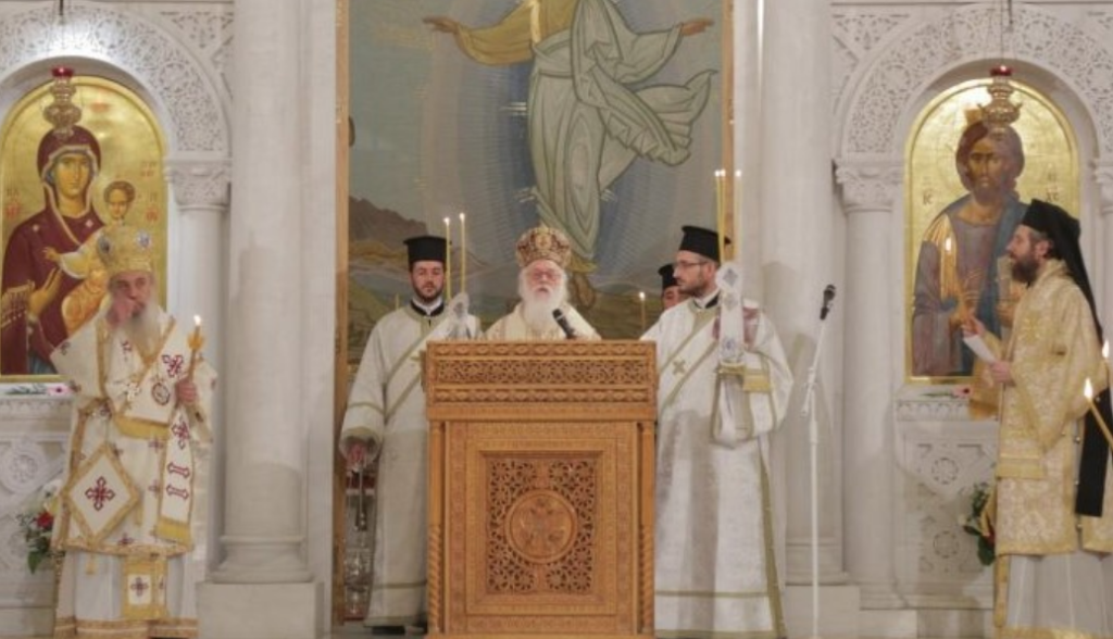Me rastin e Pashkës, Kisha Orthodhokse Autoqefale e Shqipërisë dhe gjithë besimtarët kanë marrë urime edhe nga personalitet politike.