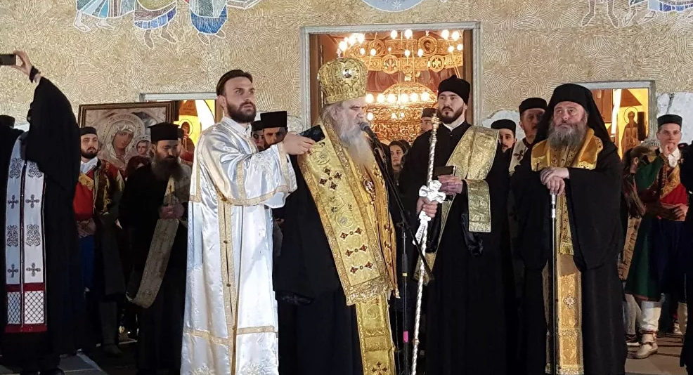 Црногорско тужилаштво ће саслушати митрополита Амфилохија због опела на сахрани