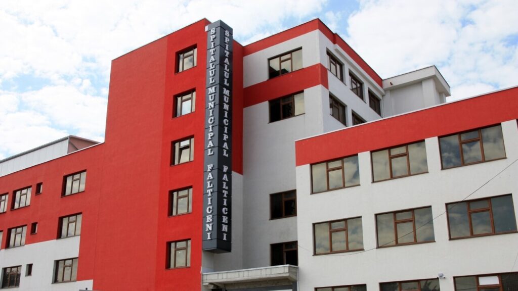 O parohie din Fălticeni a donat 50.000 lei pentru dotarea noului spital municipal