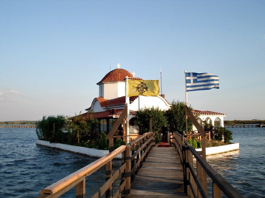 ΠΑΡΑΚΟΛΟΥΘΗΣΤΕ – Εσπερινός στο Βατοπαιδινό Μετόχι