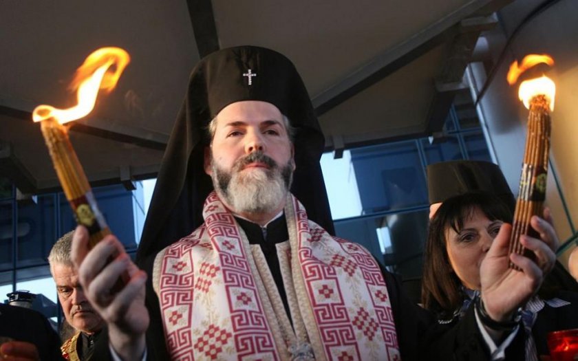 Metropolitan Antonii of Western and Central Europe will bring the Holy Fire to Bulgaria