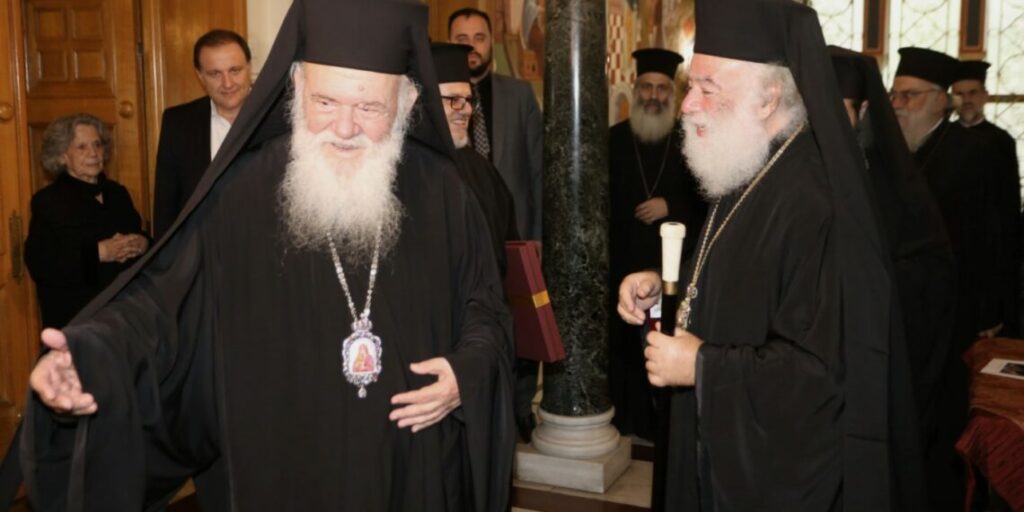 Александријски првојерарх пожелео брзи опоравак Атинском архиепископу