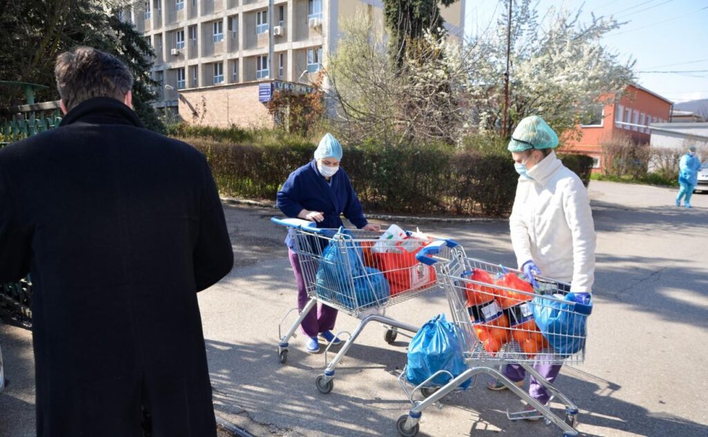 Alimente şi produse igienico-sanitare oferite în Episcopia Devei şi Hunedoarei