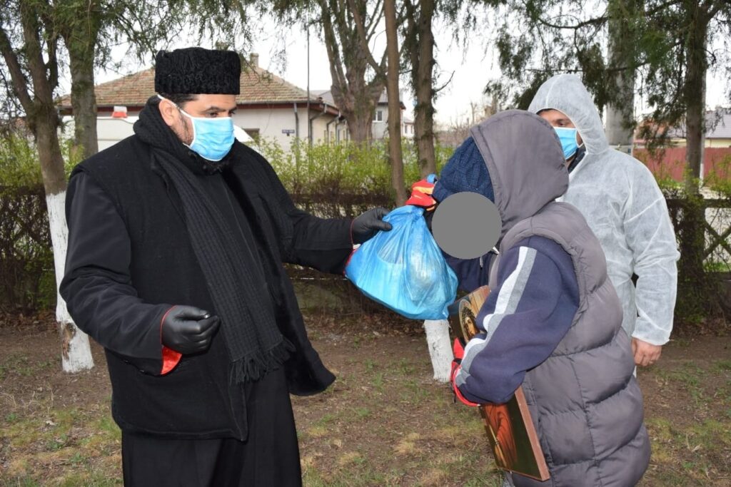 Covid-19 | Arhiepiscopia Tomisului a cheltuit 40.000 de lei pentru a sprijini peste 700 de persoane. Ajutorul continuă