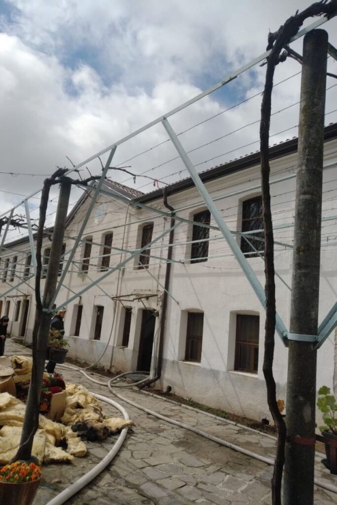 Пожар горя в девическия манастир „Свето Въведение Богородично“ в Калофер