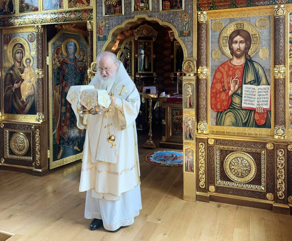 В Великую Субботу Святейший Патриарх Кирилл совершил Литургию св. Василия Великого