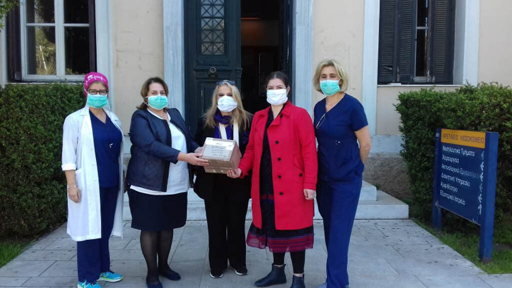 Μάσκες από το ΚΕΣΟ σε τρία Δημόσια Μαιευτήρια της Αθήνας