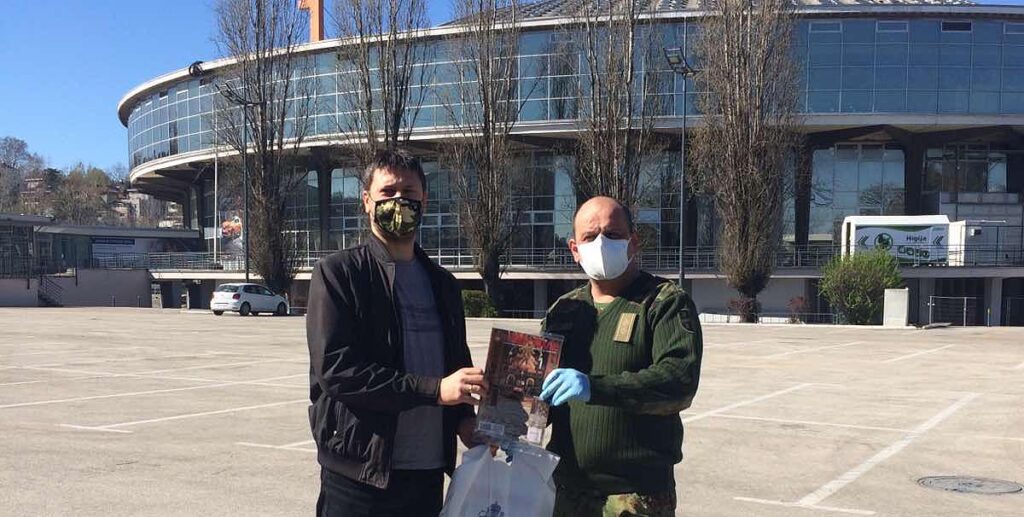Црквена штампа за пацијенте у привременим болницама