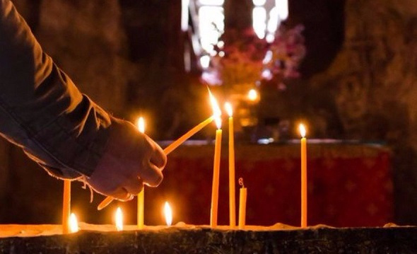 Ανοίγουν οι πόρτες των εκκλησιών για ατομική προσευχή