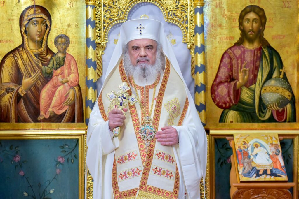 Патријарх румунски: Ожиљци Господњег страдања на телу, тајинствена повезаност Крста и Васкрсења