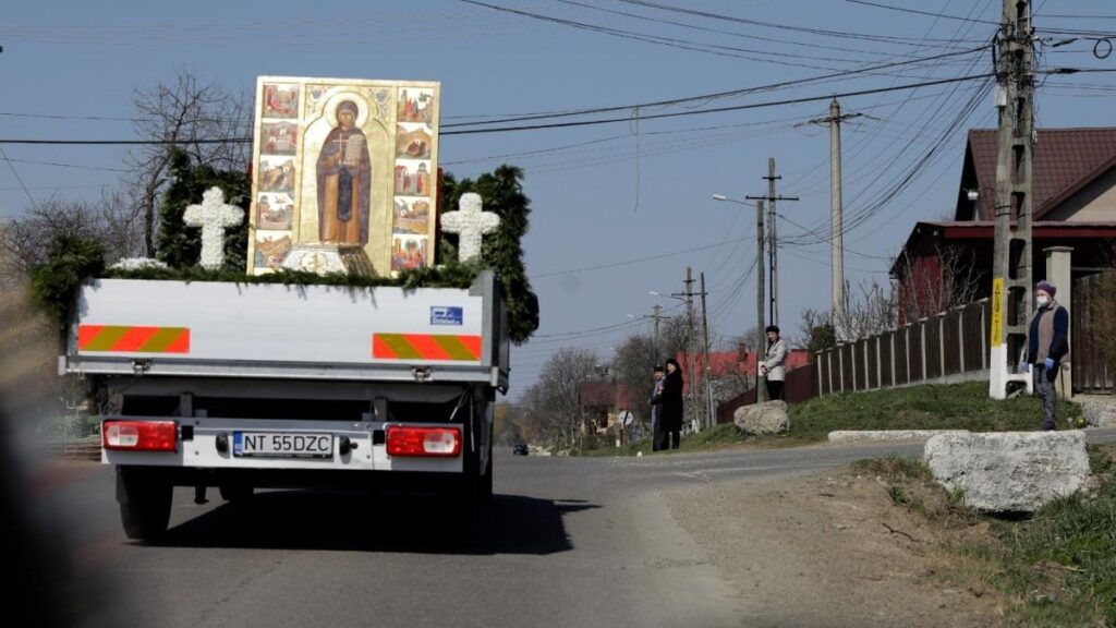 Sfânta Parascheva a traversat discret Moldova: Traseu de 500 km prin Iași, Neamț și Botoșani