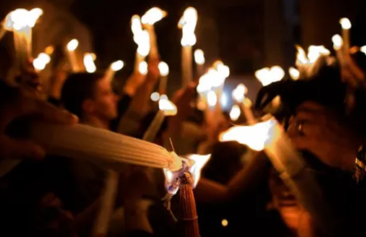 ისრაელში უცხოეთიდან ჩასულებს წმინდა ცეცხლს თვითმფრინავის ბორტზე მიაწვდიან, ტაძარში კი მხოლოდ 15-მდე სასულიერო პირი იქნება