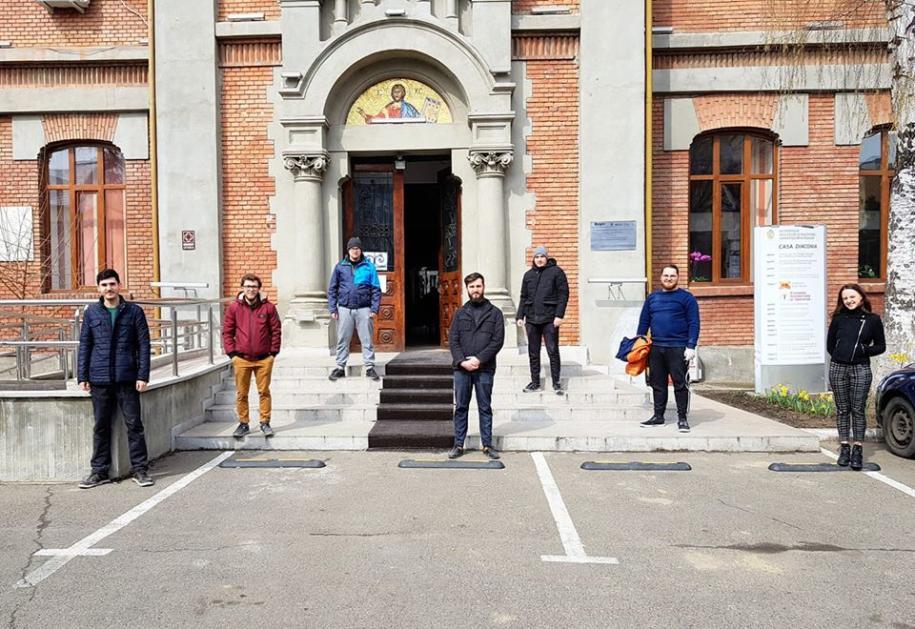14 voluntari ATOR fac izolarea mai ușoară la Suceava: Am găsit bucurie pe feţele lor